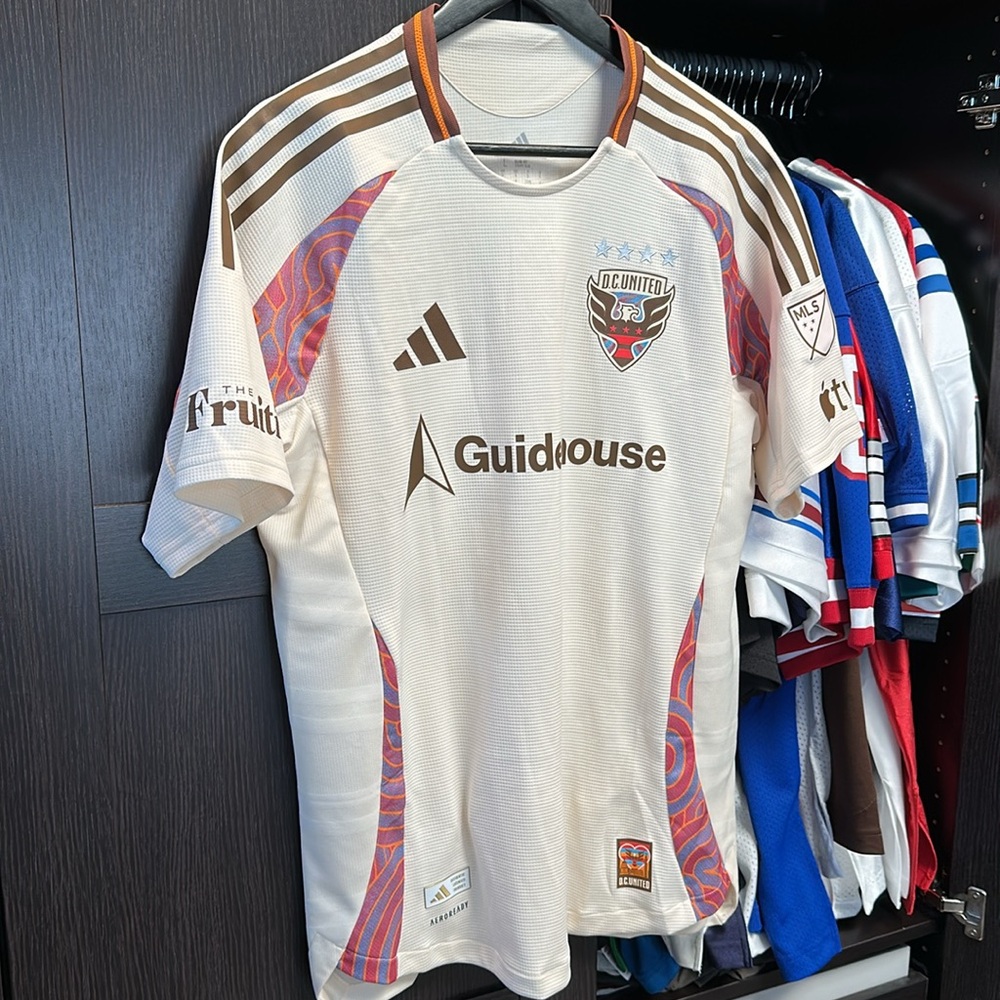 Christian Benteke D.C. United adidas 2025 The Soul Kit Authentic Jersey - Picture 3 of 8